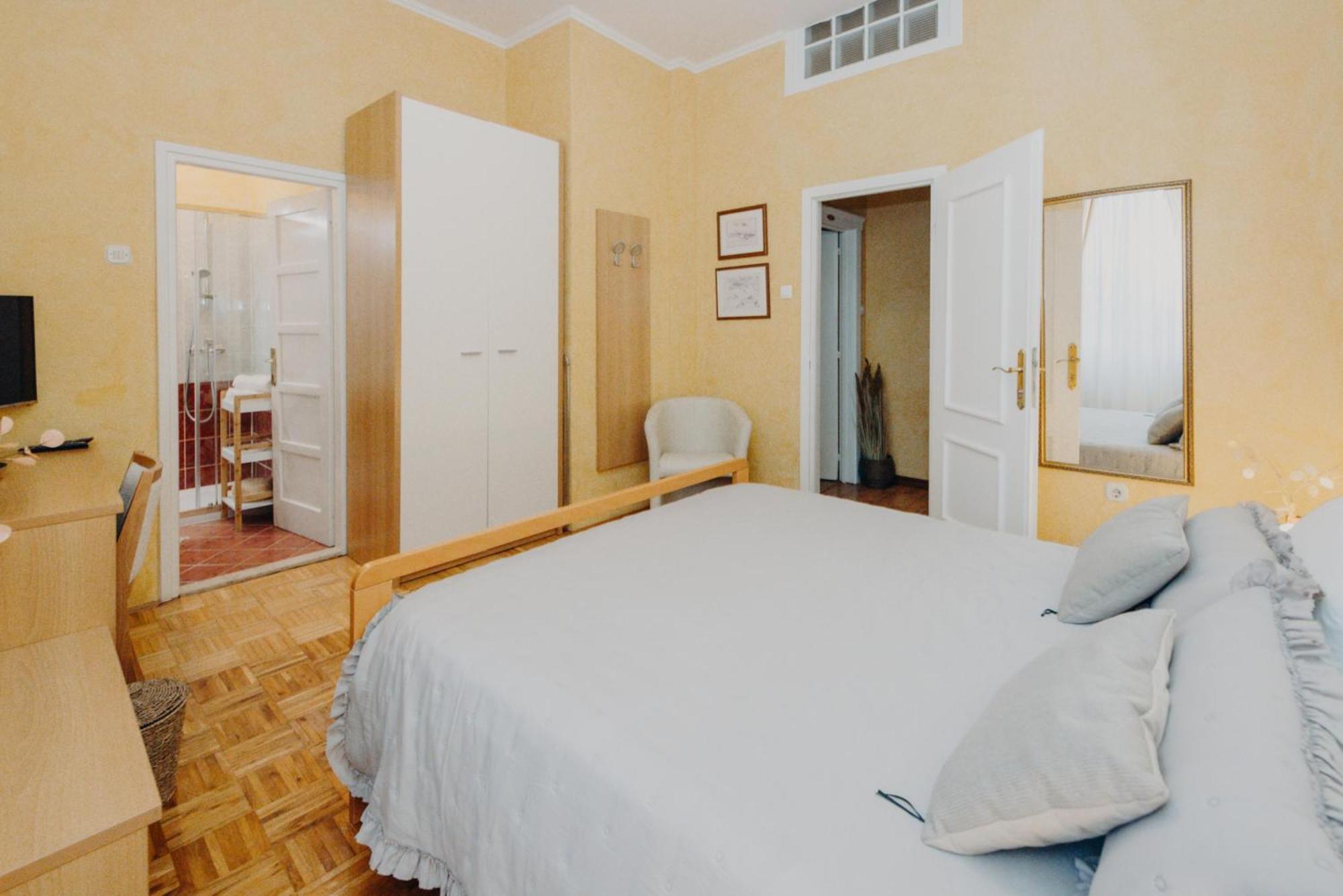 Rooms And Studios Villa Rossella 2 Rovinj Quarto foto